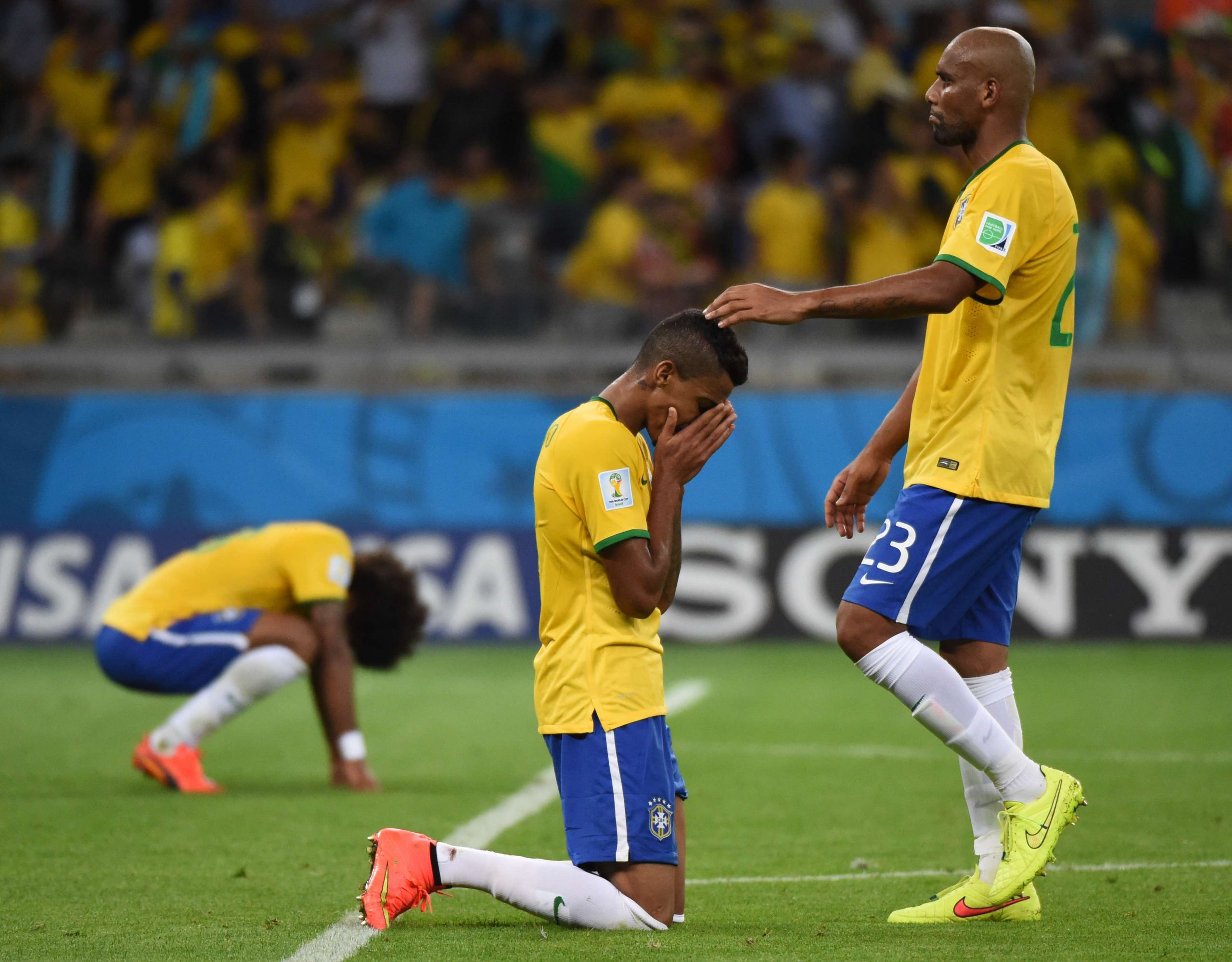Германия 1 июля. Бразилия Германия 1-7. Полуфинал Бразилия Германия. Матч Бразилия Германия 2014. Футбольный матч Бразилия - Германия.