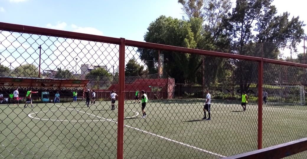 Futbol en el barrio