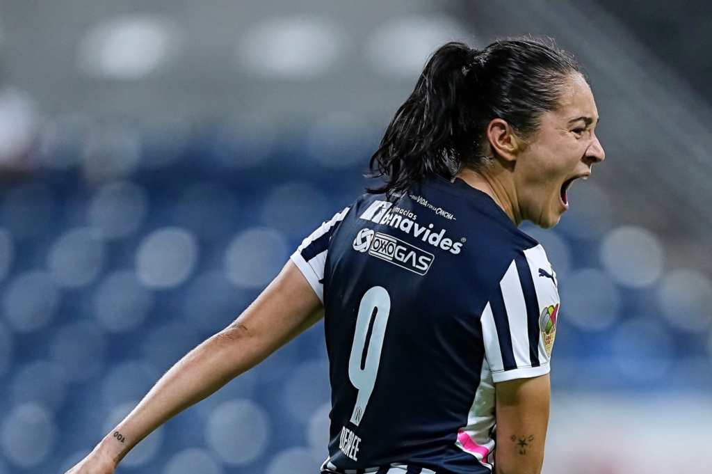 Desirée Monsiváis: Del Atletismo A Dominar La Liga MX Femenil - Apuntes ...